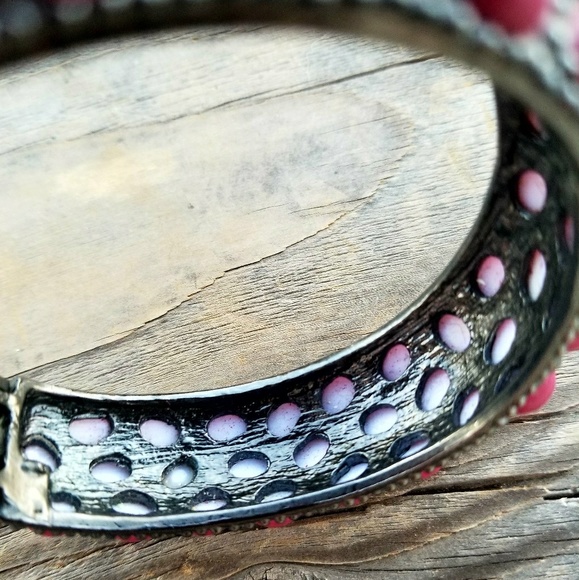 Vintage Magenta Cabachon Clamp Bracelet - Picture 6 of 9